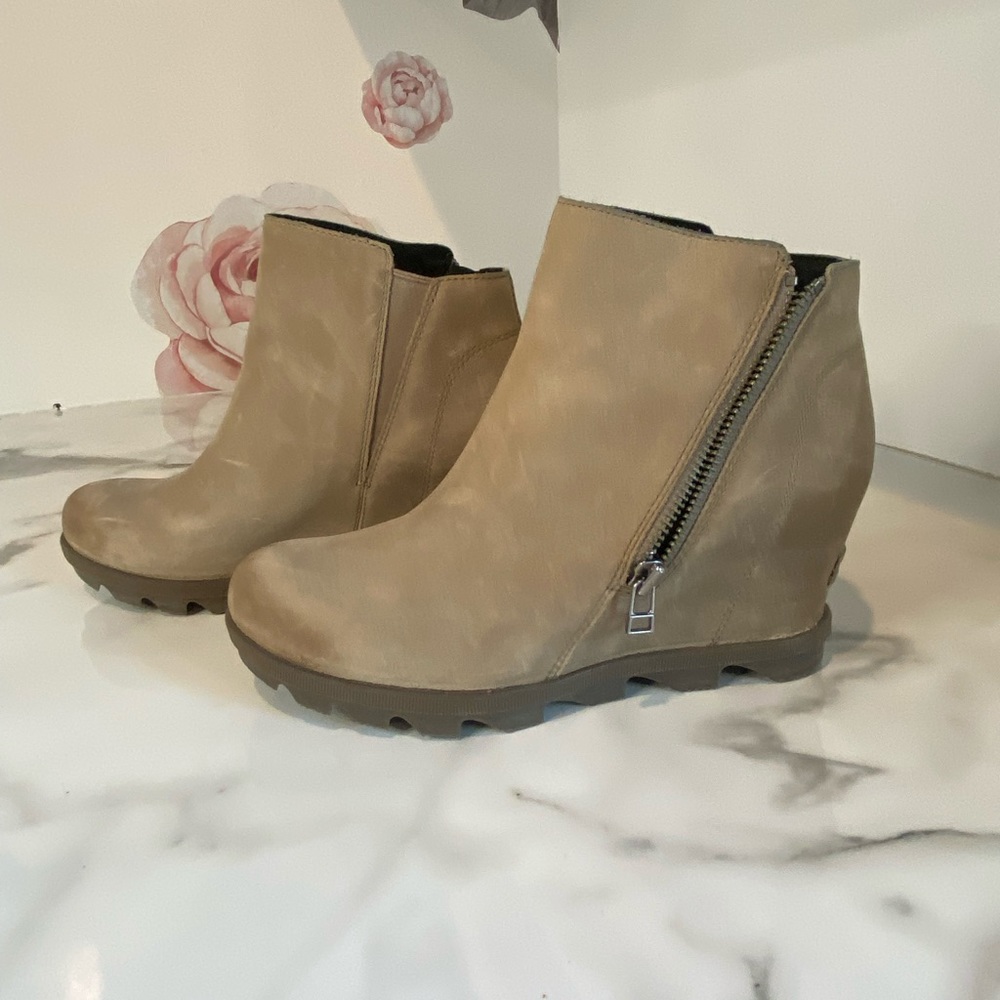 SOREL Joan of Arctic Wedge II Zip Bootie 9.5